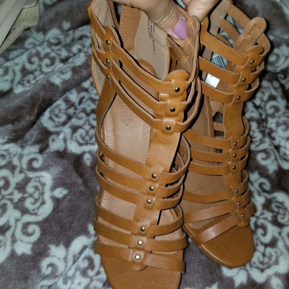 Heels - Picture 2 of 2
